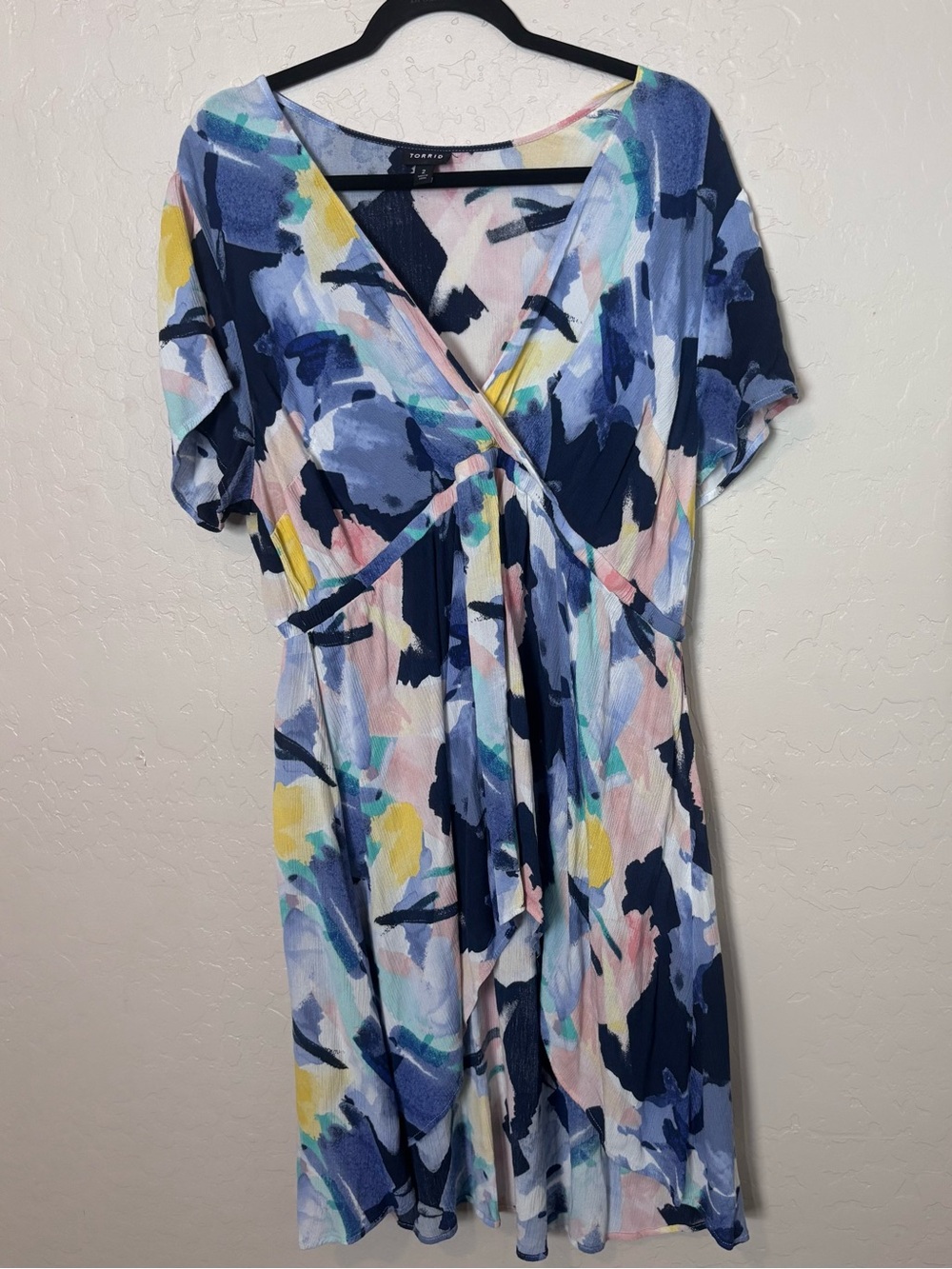 Torrid Abstract Floral Faux Wrap High Low Tunic Top Women's 2X Blue Multicolor